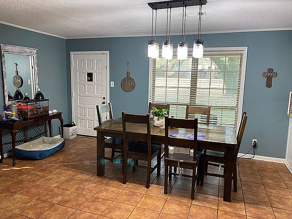 3rd image of 6345 Prairie Dr