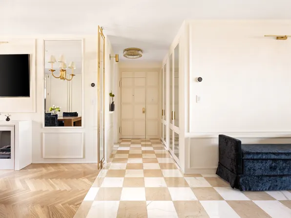 210 Central Park South image 6 of 21