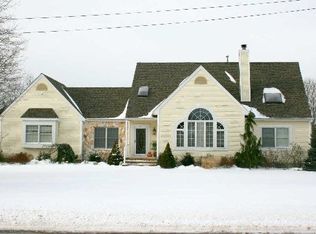 44 Miller Place Rd, Miller Place, NY 11764