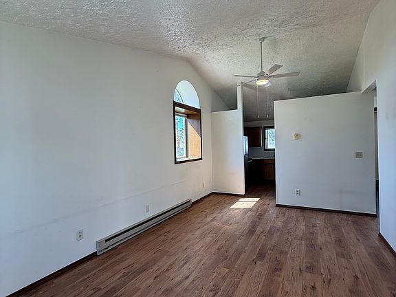 3rd image of 418 W Knox Ave #1