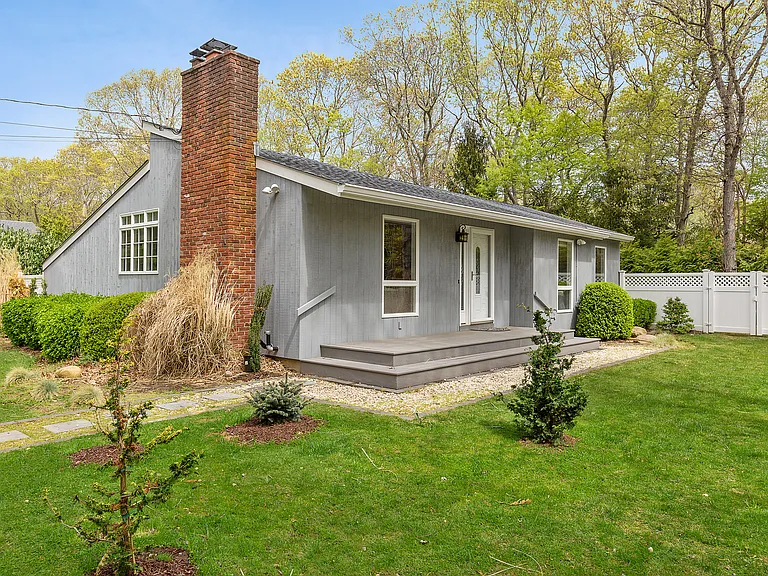 60 Cedar Dr — Photo 2