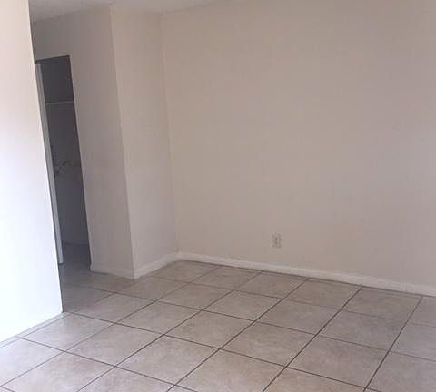 4th image of 2121 Jackson St APT 19
