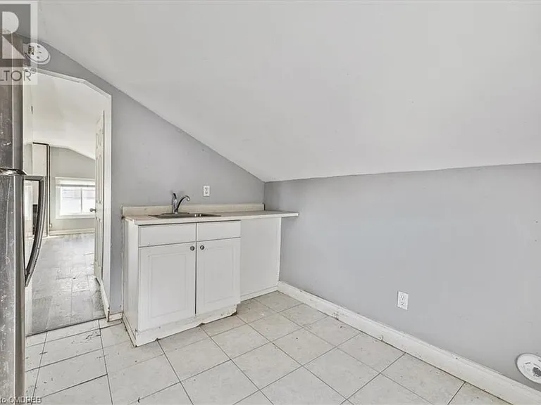 73 Vine St S #2 — Photo 15