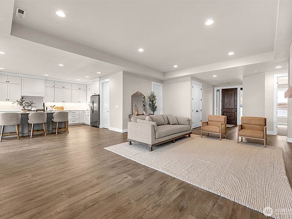 4th image of 105 Eli Avery Avenue