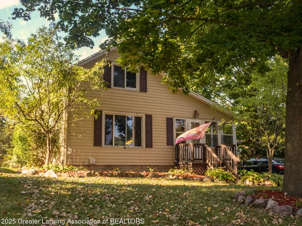 126 Hamilton St, Dimondale, MI 48821