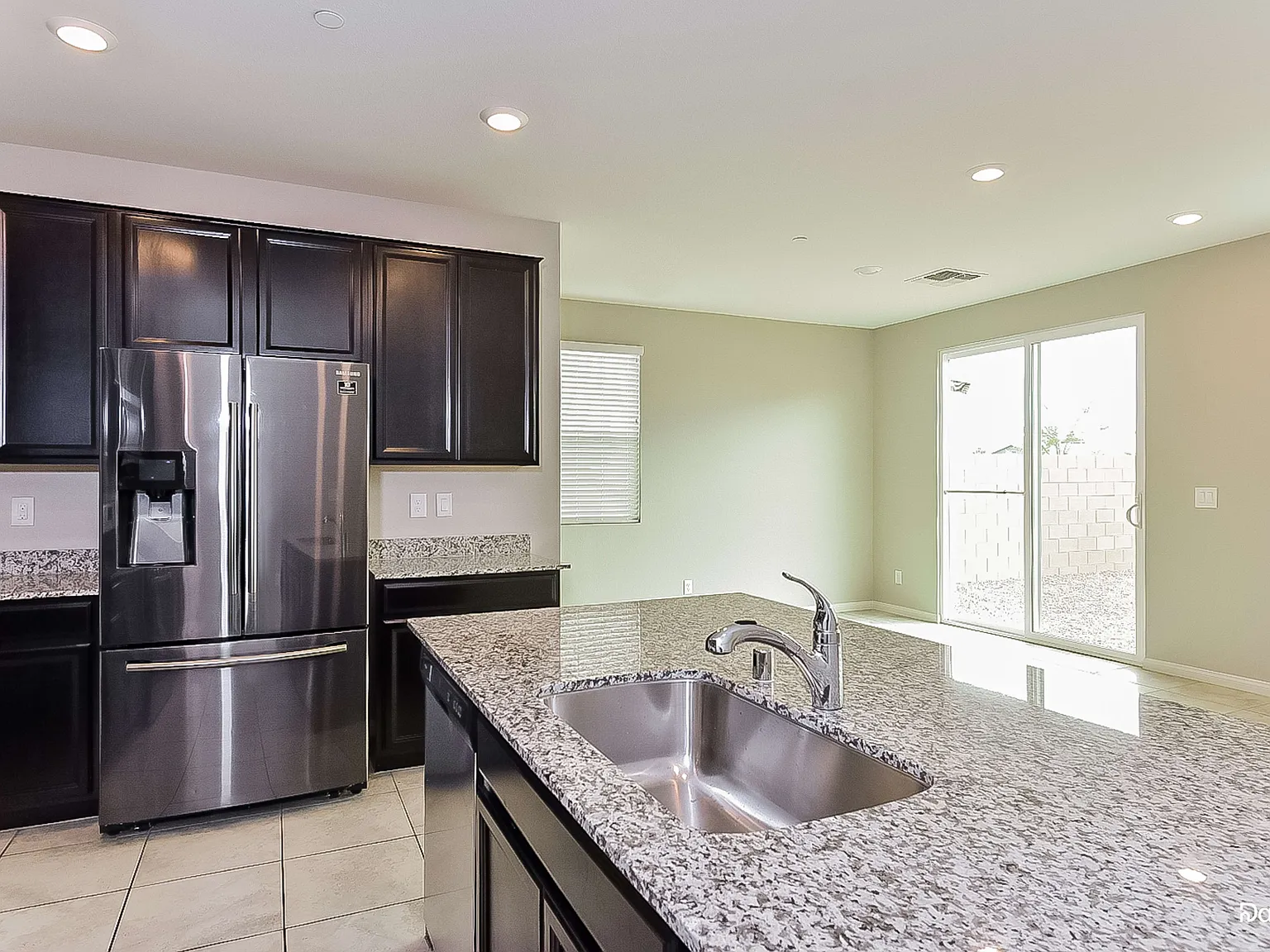 3 bed, 2.5 bath, 1769 sqft, $2,635 — Photo 3