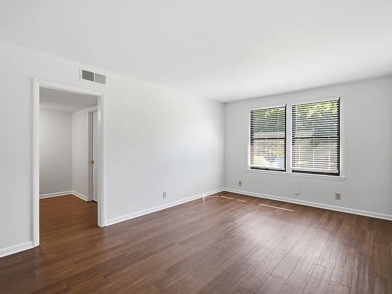 316 Lorna Dr — Photo 12