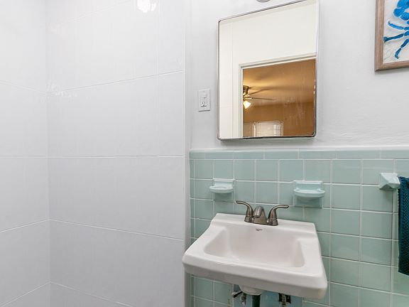 2nd image of 1135 Collingwood Dr
