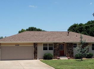 1915 E Sayer Cir, Springfield, MO 65803