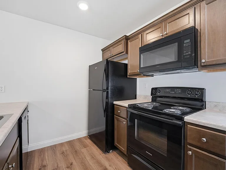 15405 Corbin Ct — Photo 32