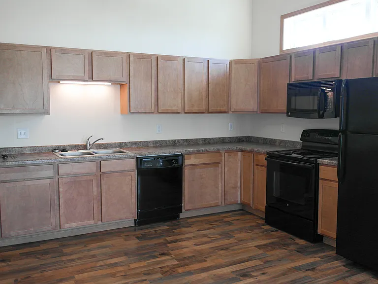 Amber Pointe Apartments — Photo 5