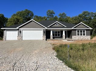 7345 Old Mill Rd, Omro, WI 54963