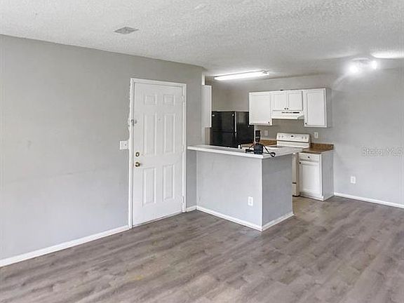 5th image of 2102 Cascades Blvd Unit 106