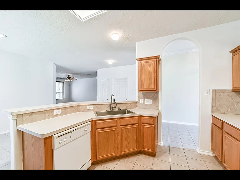 22868 Lantern Hills Dr — Photo 8