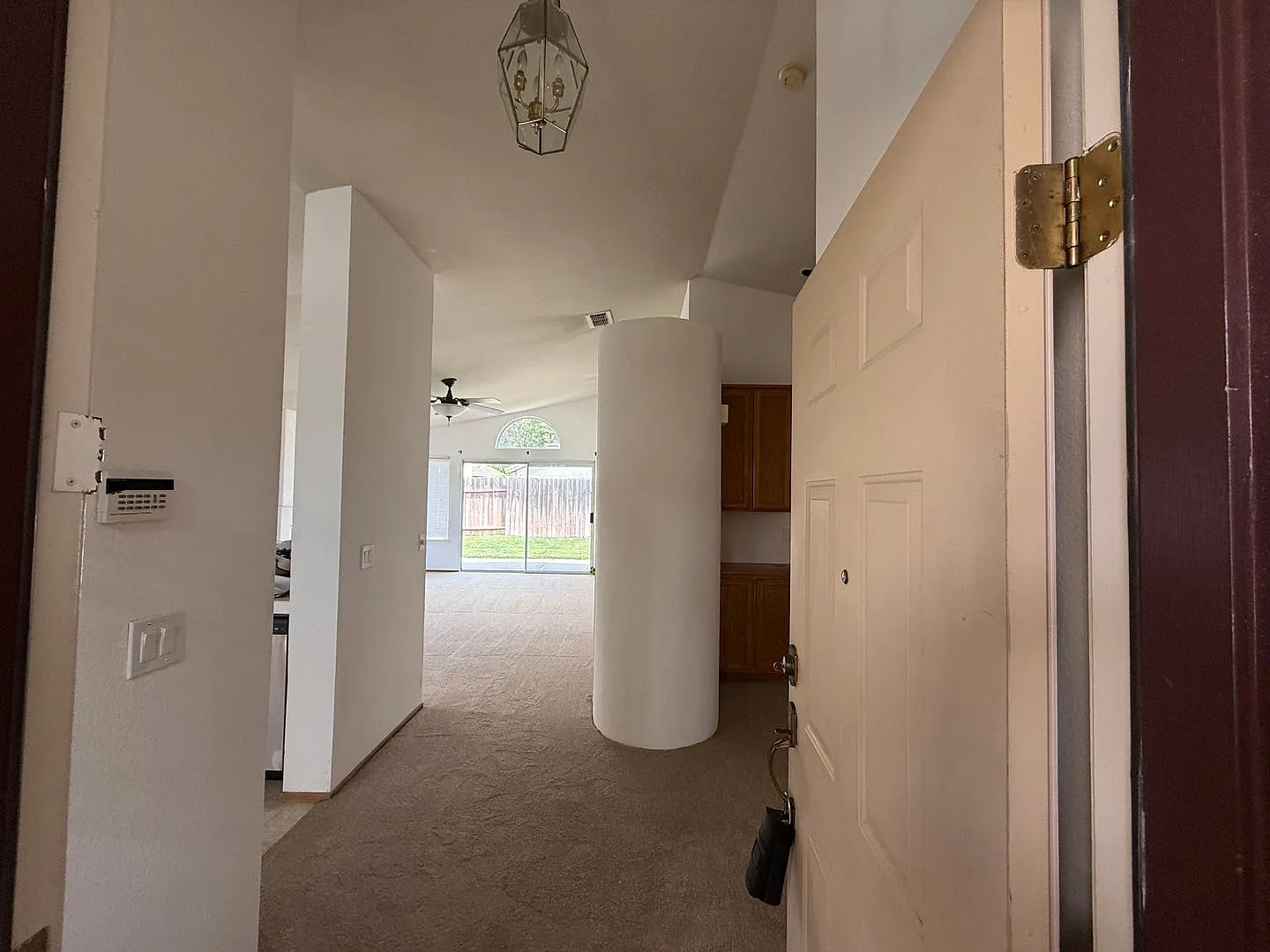 3 bed / 2 bath | Elk Grove Home Available Now — Photo 3