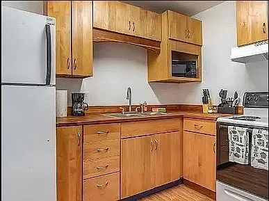 2 bed, 1000 sqft, $1,800 — Photo 2