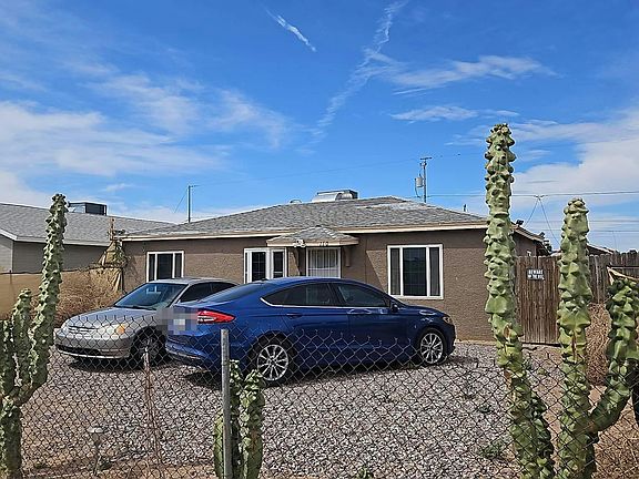 2nd image of 110 E Cedar Ave