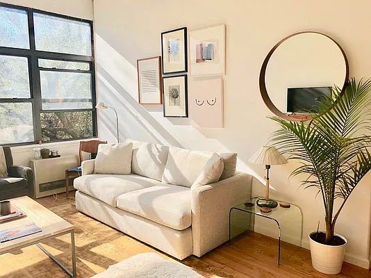 Rented by EXR | media 5