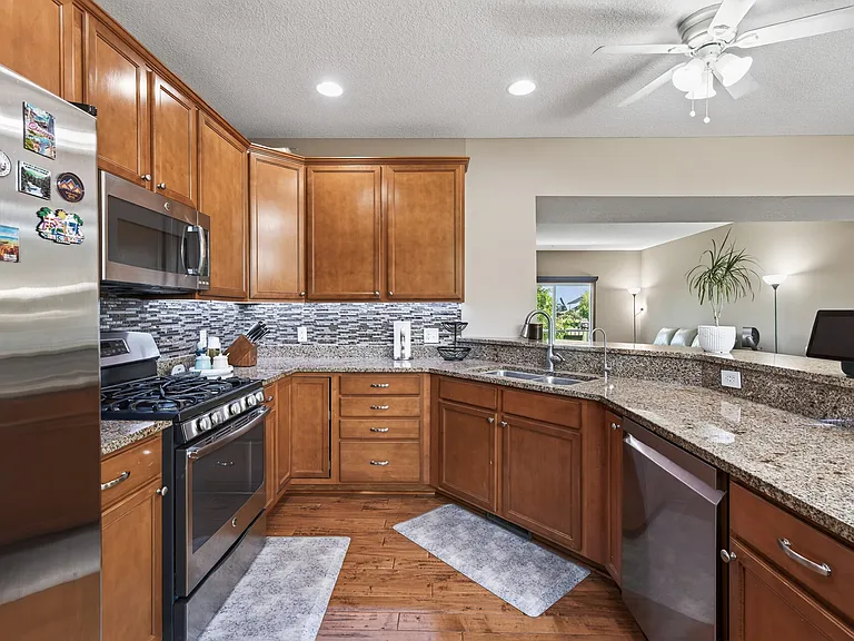 1806 Colonial Ln #4 — Photo 9