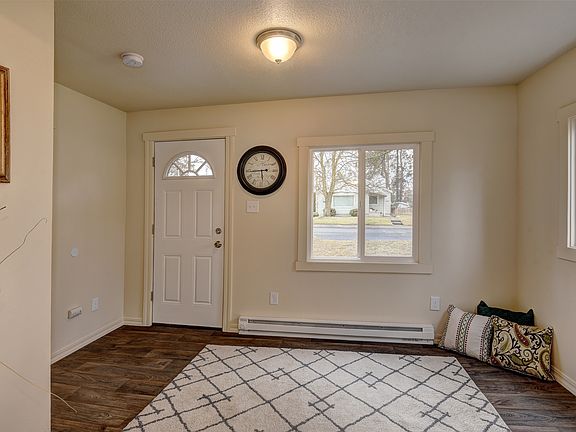 3rd image of 1327 W Dalke Ave