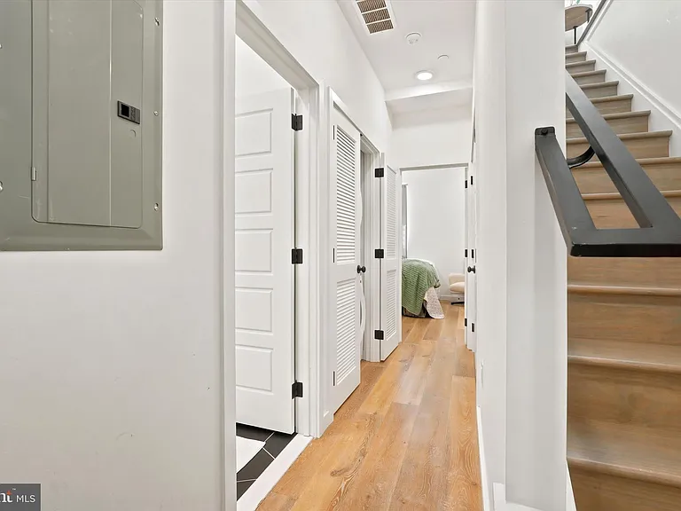1729 Francis St #1 — Photo 14