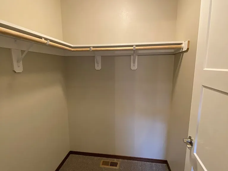 430 S Kansas Loop — Photo 12
