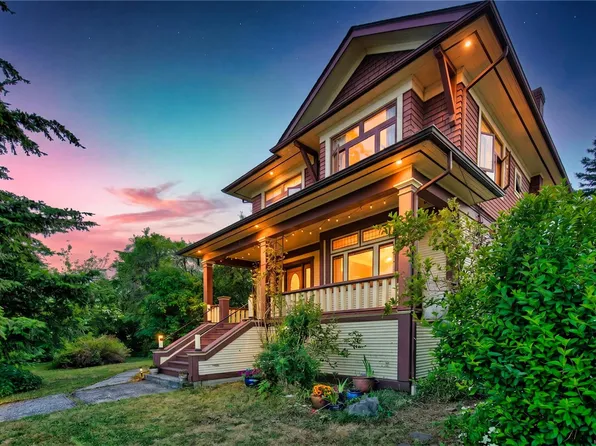 115 Machleary St, Nanaimo, BC V9R 2G5