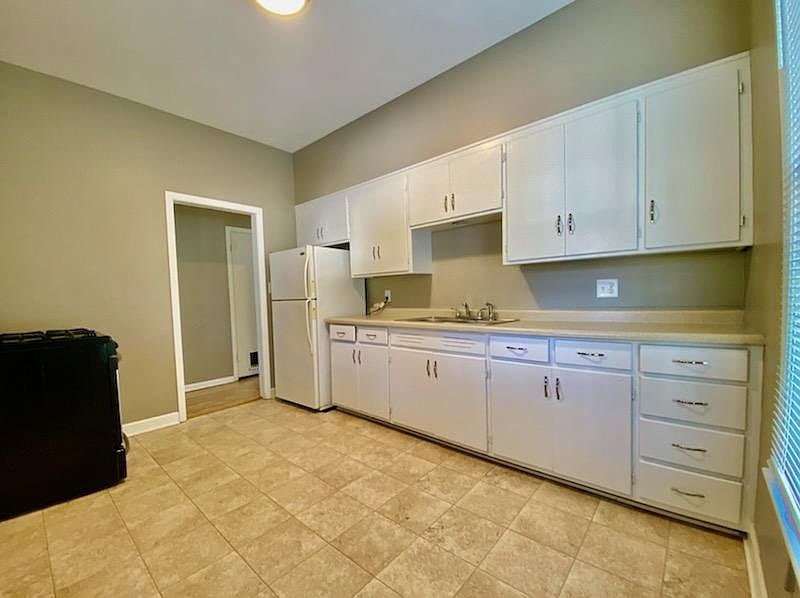 2nd image of 2020 S 18th St #1