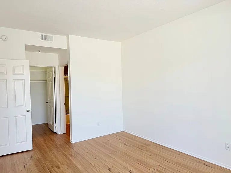 8715 Burton Way - Urban Feel Charming 2 bed 2 bath — Photo 64