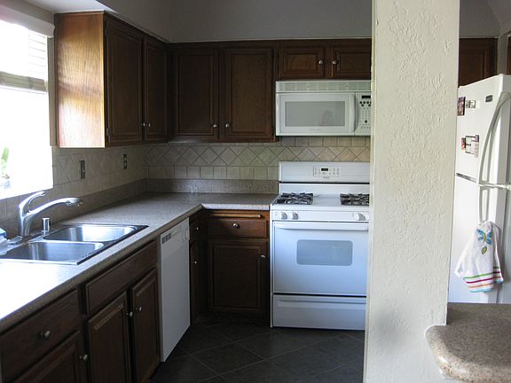 4th image of 478 S Madison Ave APT 4