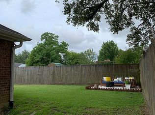 1010 N 14th St, Nederland, TX 77627