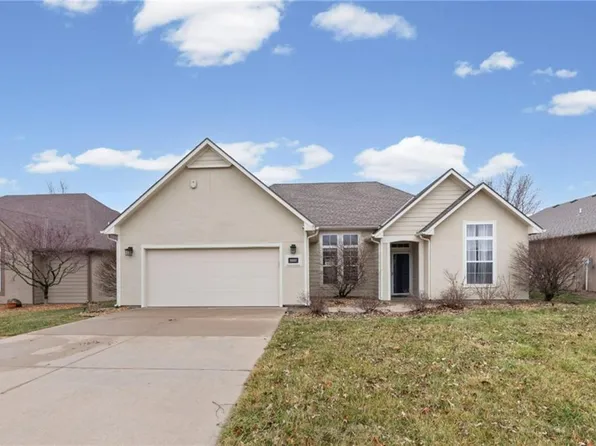 5237 Carson Dr, Lawrence, KS 66049