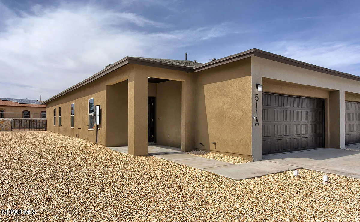 4 bed, 2.0 bath, 1594 sqft, $1,645 — Photo 2