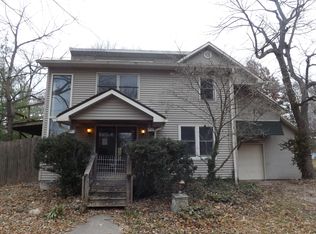 308 Pearl St, Godfrey, IL 62035