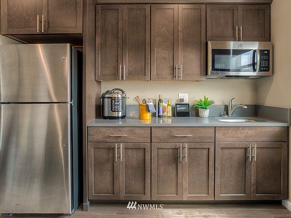 5th image of 2300 97th Avenue Ct E #6