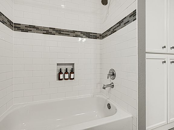 4th image of 11418 Braewick Dr