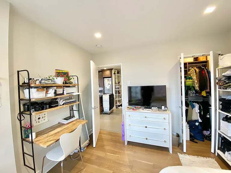 544 Manhattan Ave #4D — Photo 9