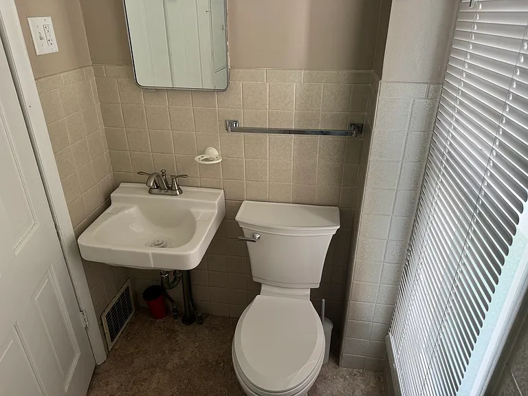 121 Terwilliger Ave — Photo 5