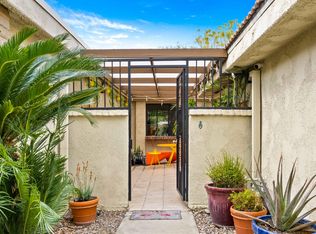 1023 W Oakcrest Dr, Palm Springs, CA 92264