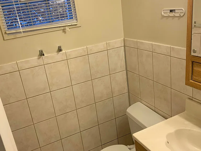 531 E Lincoln St — Photo 7