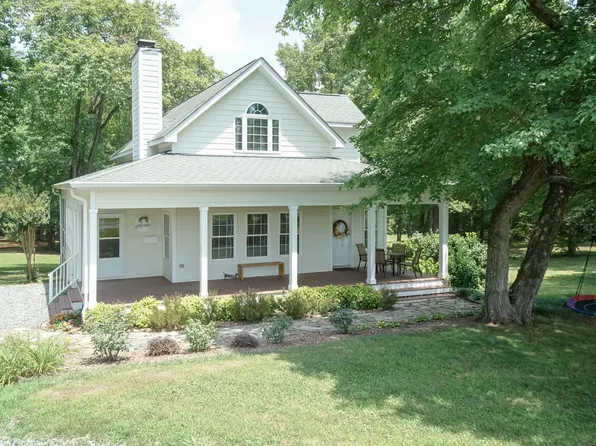 67 Bynum Perrell Dr, Bear Creek, NC 27207