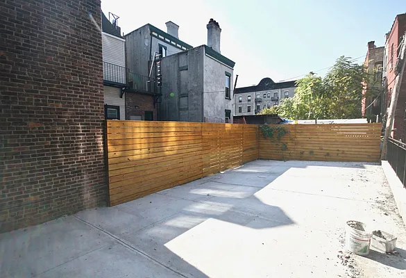 Rented by Makover Group Inc | media 39