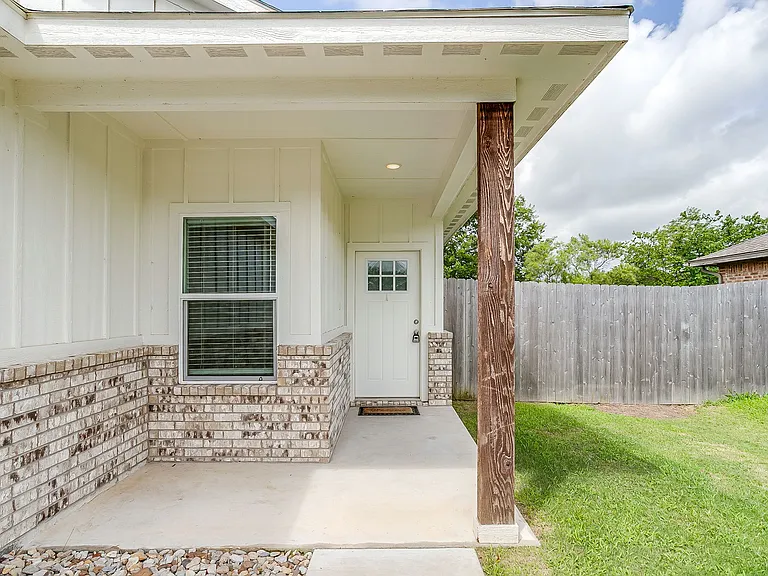 609 Mesquite Dr — Photo 8