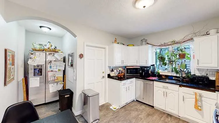 3 bed, $4,100 — Photo 3