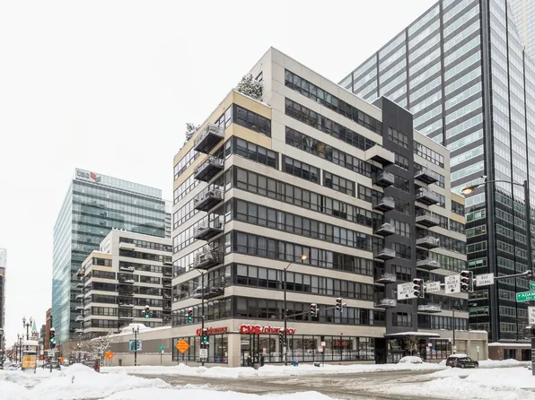 130 S Canal St APT 509, Chicago, IL 60606