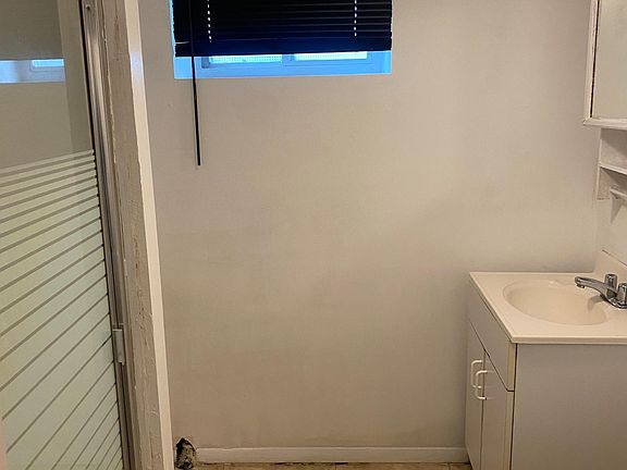 5th image of 262 Hollywood Ave Floor 1
