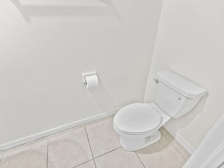 14442 Editors Note St — Photo 12