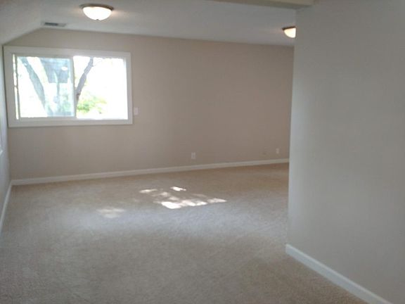 4th image of 1675 Woodbridge St