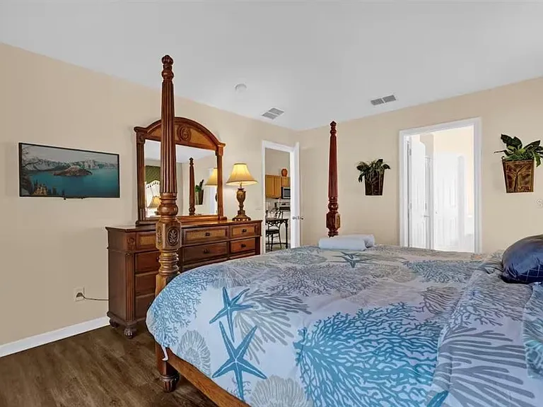 1438 Solana Cir — Photo 9