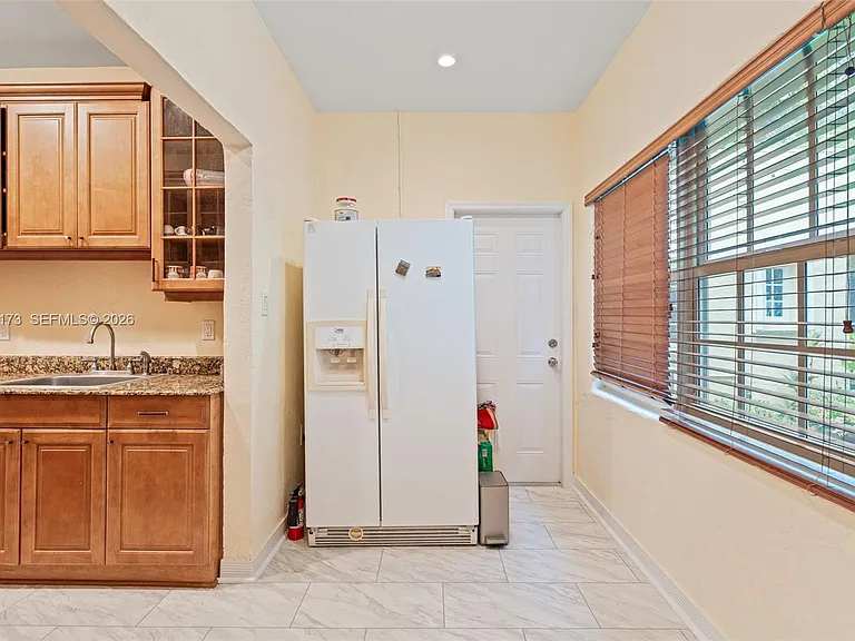 46 Montilla Ave #46 — Photo 19